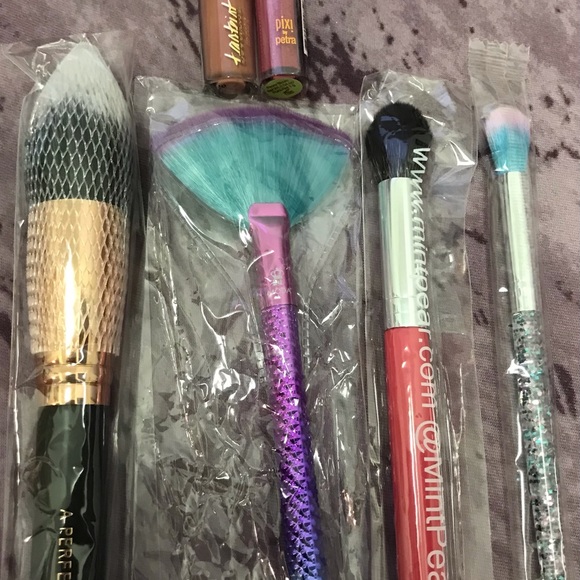 makeup + bag - Picture 4 of 5